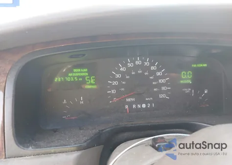 1999 Lincoln Town Car Signature z USA, uszkodzony, nr VIN 1LNHM82W9XY655949